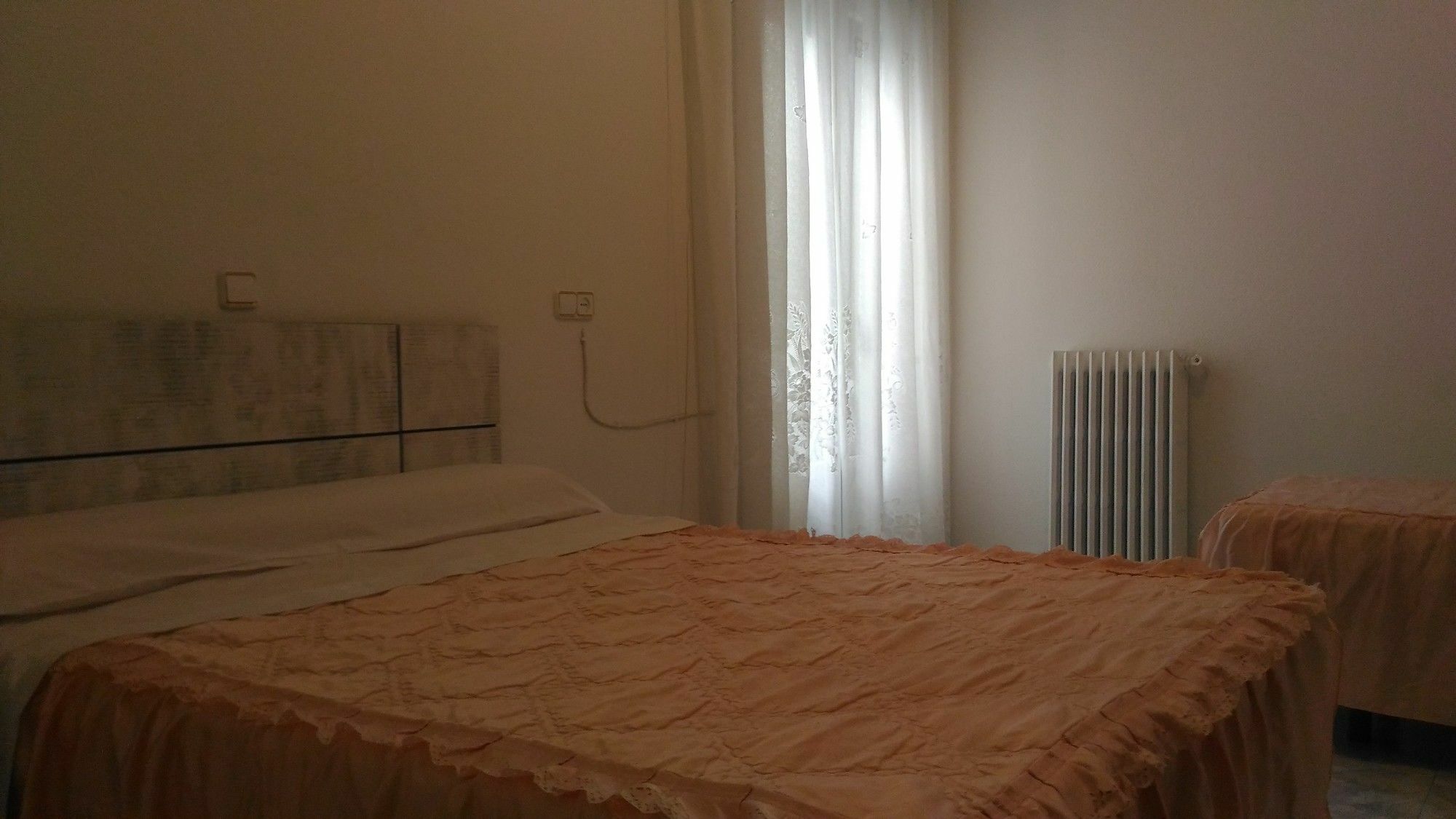 Hostal Palacios Fuencarral Madrid Exterior photo
